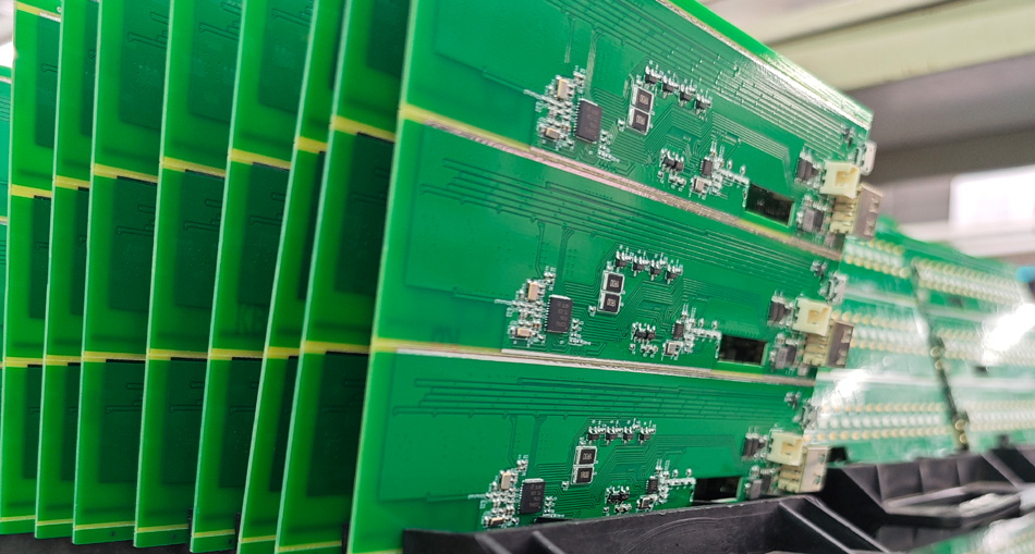 দ্রুত প্রতিক্রিয়া: কিভাবে PCBA কারখানাগুলি জরুরী আদেশের বিতরণ চক্রকে ছোট করতে পারে?